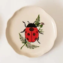 Load image into Gallery viewer, 8" Botanical Beetle Plate