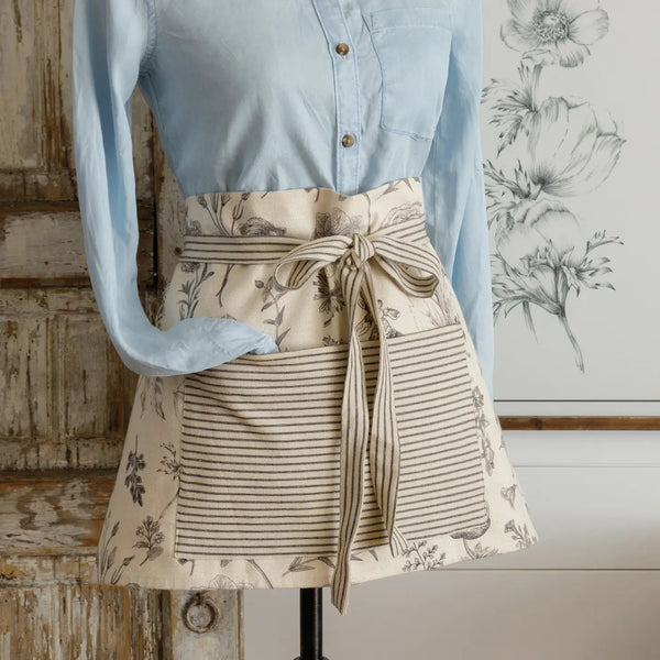 B/W Botanical Half Apron