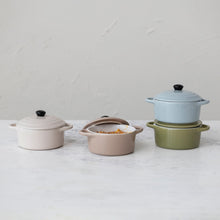 Load image into Gallery viewer, 1 Cup Stoneware Mini Baker w/ Lid